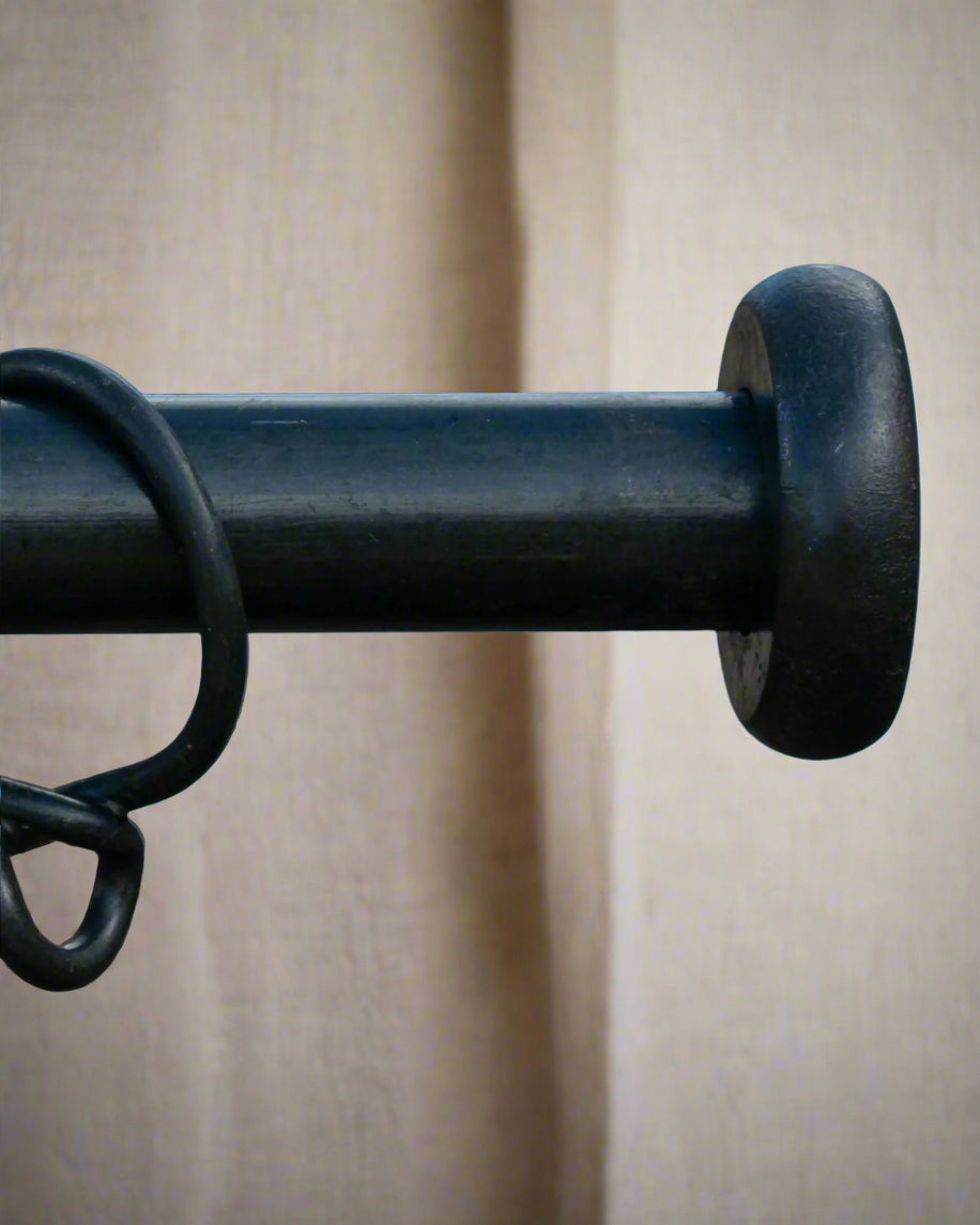 Disc finial with pole & rings