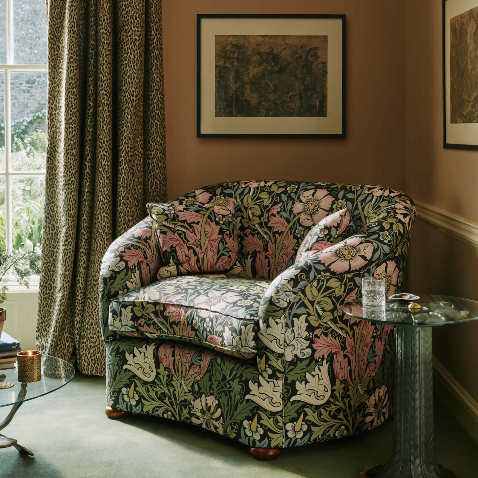 campaign_loveseat_table_carpet_alabaster_curtains_aw24_415eec96-69ef-4fe0-a164-2a41542ed924_2000x