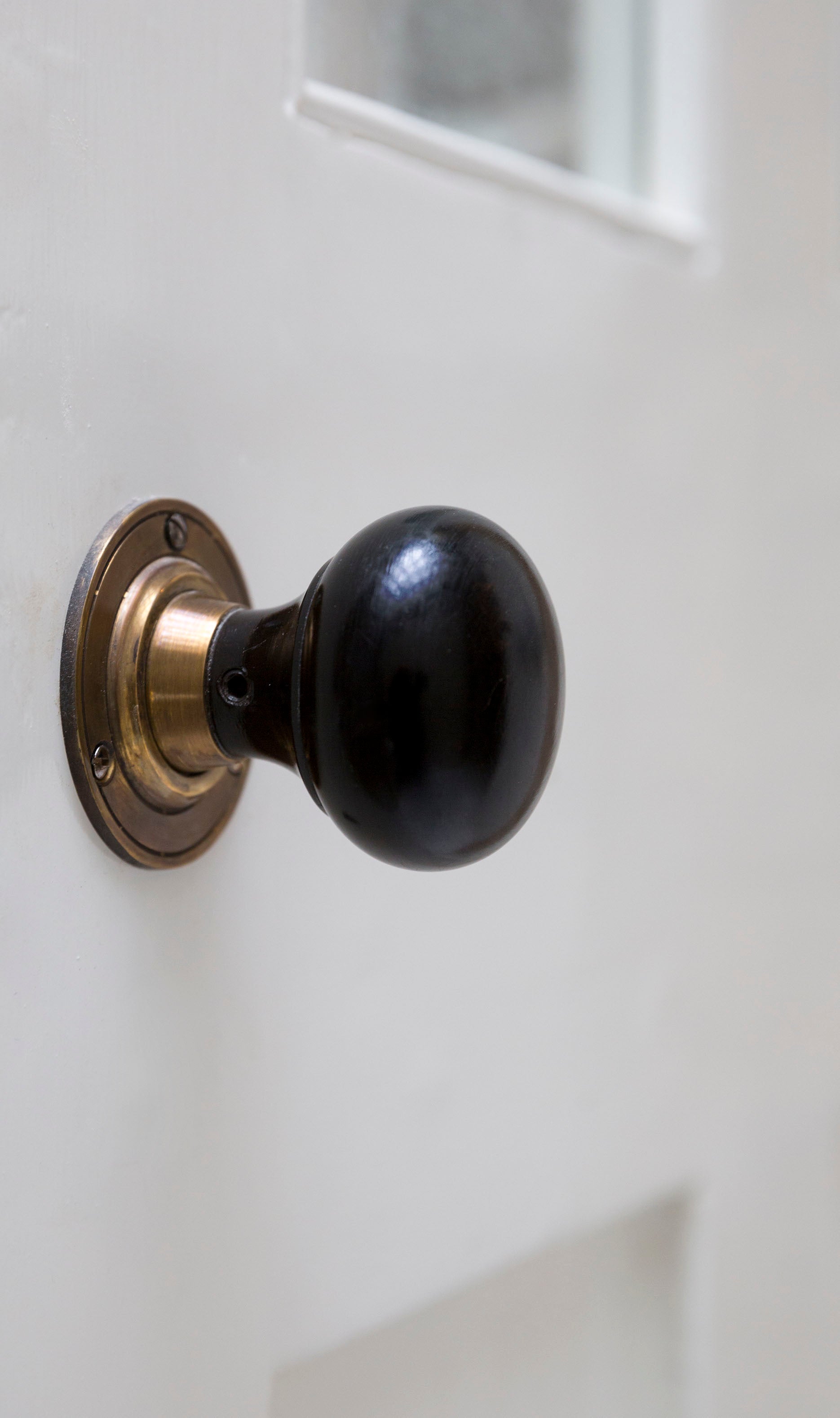WILLIAM IV STYLE EBONY DOOR KNOB BY HOWE LONDON