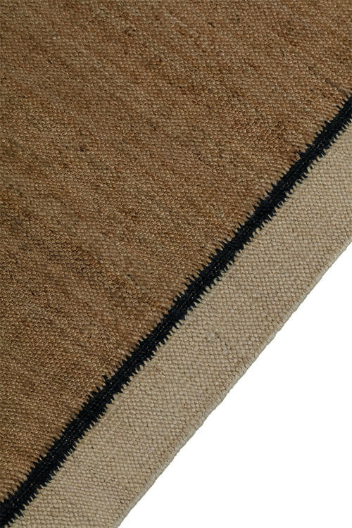 VANDERHURD_PLAIN-WITH-BORDER_SANDSTONE_HAND-SPUN-HEMP-DHURRIE_ANGLE_Digital.Res-500