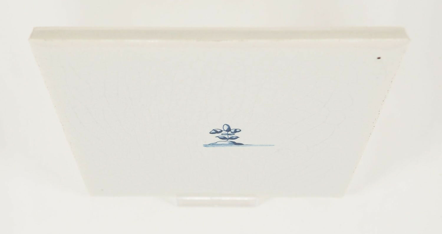 p-8-series---small-scenes---delft-tiles---warm-mix---blue---enhancements-pinholes-and-crackled-finish---single-tile-sideways