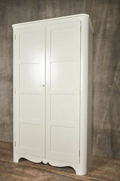 Painted-Curvey-Cupboard-0015-420x630
