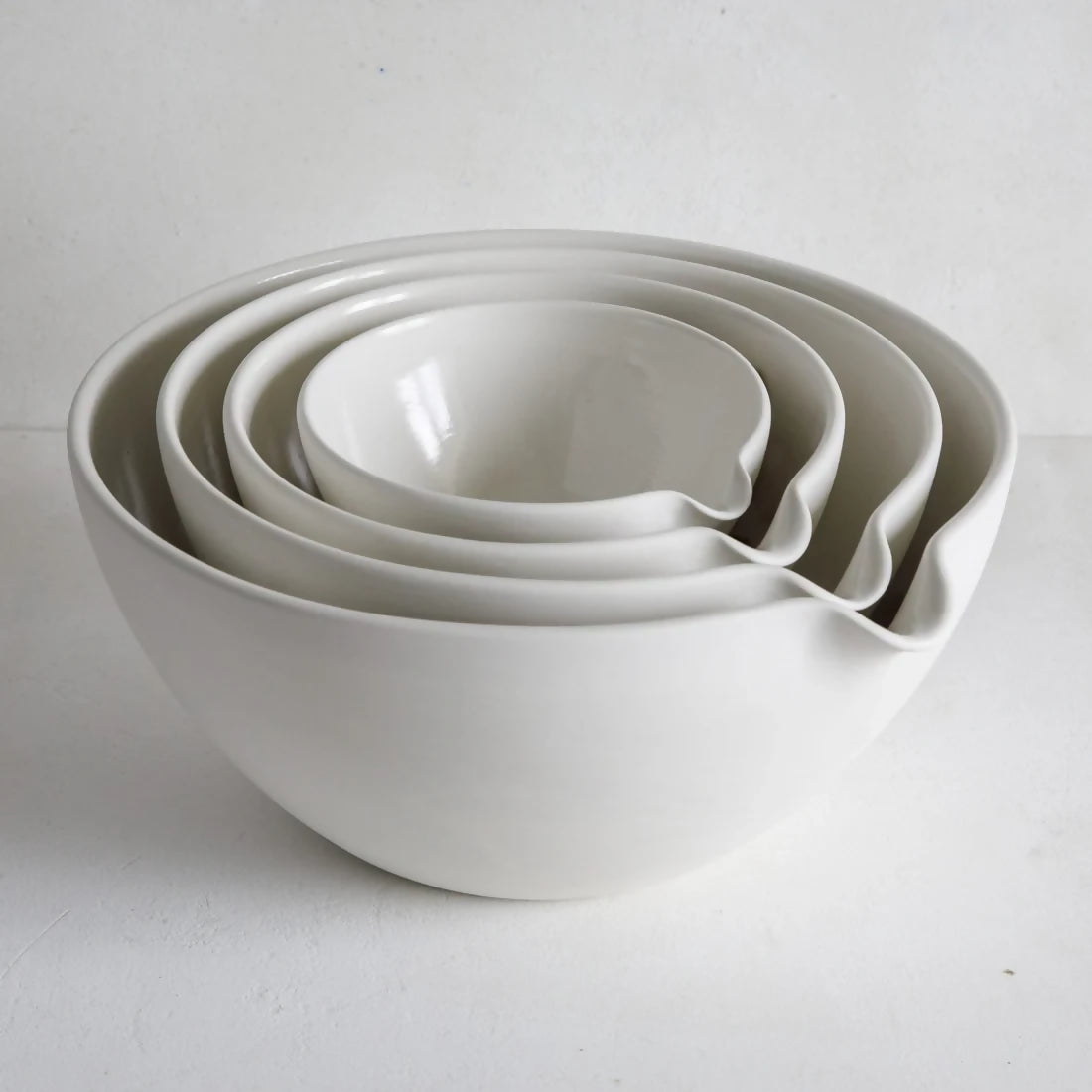 Mixing-Pouring-Bowl-Set-of-4-6-HIGH-scaled_90290768-1f61-470a-95a1-e7e40cf47a85